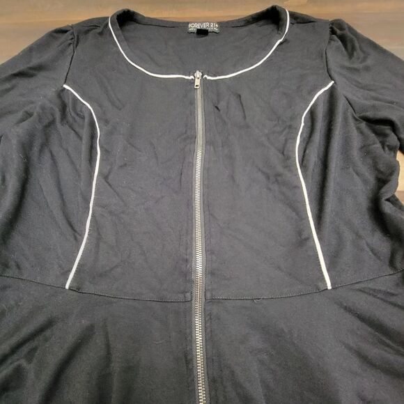 Forever 21+ Black Sweatshirt With Front Zipper and White Lines Size 3XL - Picture 3 of 9